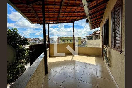 Casa à venda com 3 quartos, 360m² em Nova Vista, Belo Horizonte