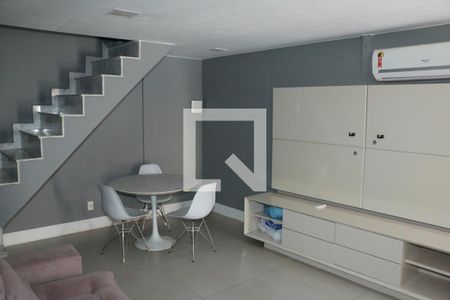 Sala de casa para alugar com 2 quartos, 150m² em Luz, Nova Iguaçu