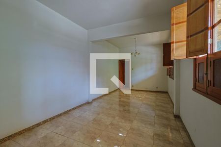Sala de casa à venda com 5 quartos, 223m² em Pompéia, Belo Horizonte