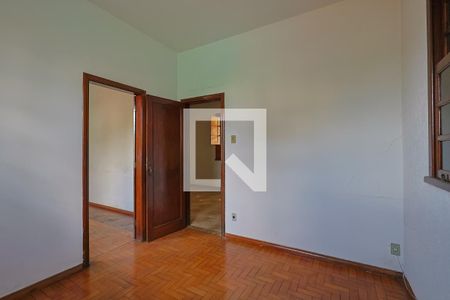 Quarto 1 de casa à venda com 5 quartos, 223m² em Pompéia, Belo Horizonte