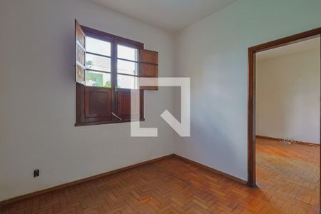 Quarto 1 de casa à venda com 5 quartos, 223m² em Pompéia, Belo Horizonte