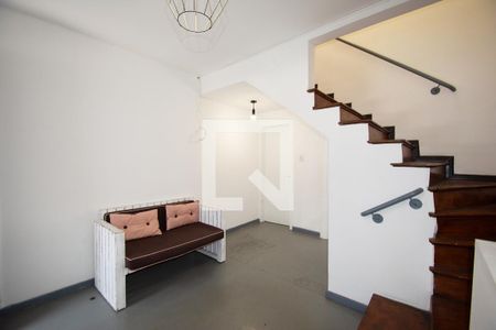 Sala 1 de casa para alugar com 2 quartos, 50m² em Cerqueira César, São Paulo