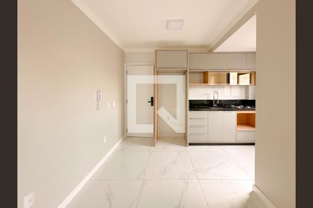 Sala de apartamento para alugar com 2 quartos, 100m² em Flor de Nápolis, São José