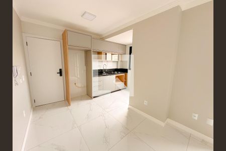 Sala de apartamento para alugar com 2 quartos, 100m² em Flor de Nápolis, São José