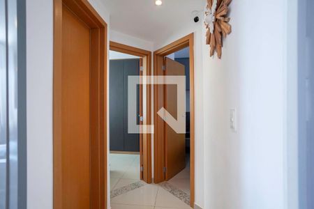 Corredor de apartamento à venda com 2 quartos, 53m² em Serrano, Belo Horizonte