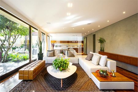 Casa à venda com 4 quartos, 481m² em Jardim dos Estados, São Paulo