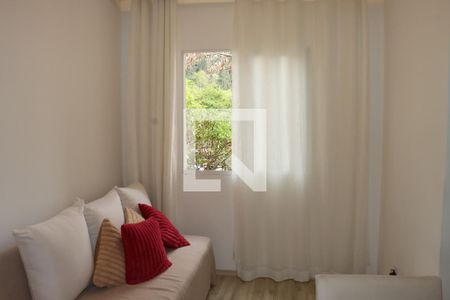 Sala de apartamento para alugar com 2 quartos, 49m² em Jardim Central, Cotia