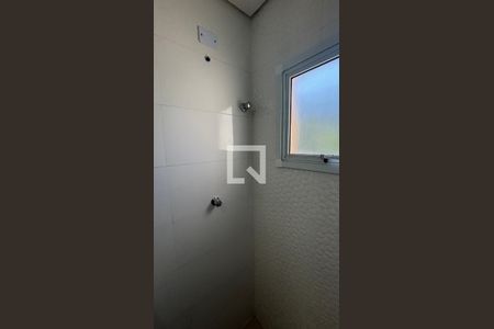 Banheiro de apartamento para alugar com 2 quartos, 52m² em Vila Mazzei, Santo André