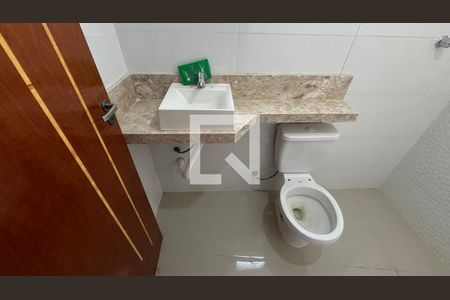 Banheiro de apartamento para alugar com 2 quartos, 52m² em Vila Mazzei, Santo André