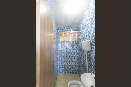 Banheiro de kitnet/studio para alugar com 1 quarto, 30m² em Guaratiba, Rio de Janeiro