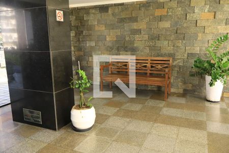 Hall de entrada de apartamento para alugar com 3 quartos, 133m² em Brotas, Salvador