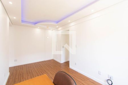 Apartamento à venda com 2 quartos, 56m² em Marechal Rondon, Canoas