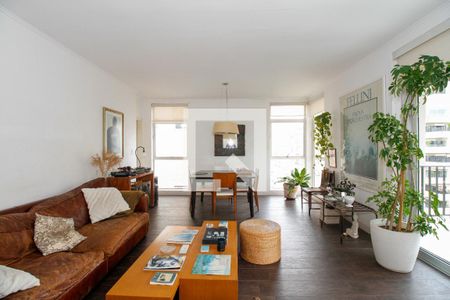 Sala de Estar e Jantar de apartamento à venda com 3 quartos, 220m² em Jardim Paulista, São Paulo