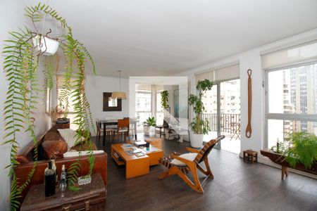 Sala de Estar e Jantar de apartamento à venda com 3 quartos, 220m² em Jardim Paulista, São Paulo