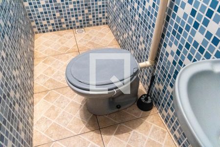 Banheiro Social de kitnet/studio para alugar com 1 quarto, 30m² em Guaratiba, Rio de Janeiro