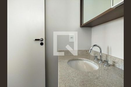 Banheiro de kitnet/studio para alugar com 1 quarto, 28m² em Vila Aricanduva, São Paulo