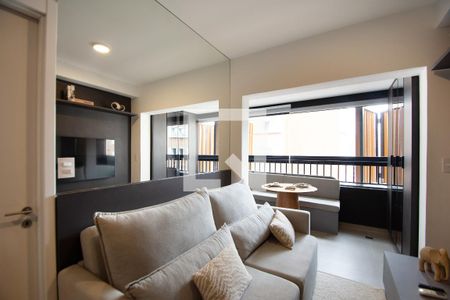 Sala de estar de kitnet/studio à venda com 1 quarto, 35m² em Jardim Paulista, São Paulo