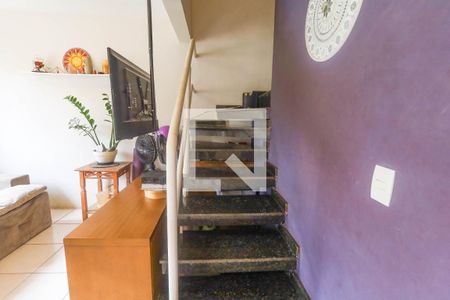 Escada  de casa de condomínio à venda com 3 quartos, 98m² em Taboão, São Bernardo do Campo