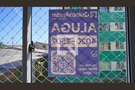 Placa no imóvel  de apartamento para alugar com 2 quartos, 54m² em Chapéu do Sol, Porto Alegre