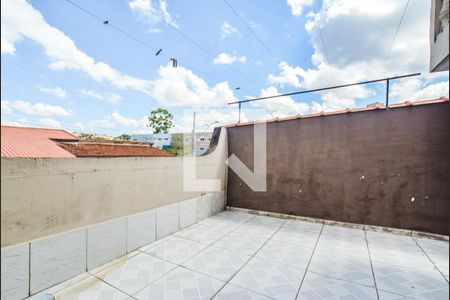 Quintal de casa à venda com 4 quartos, 140m² em Parque Novo Oratório, Santo André