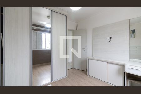 Quarto 1 de apartamento para alugar com 3 quartos, 65m² em Vila Araguaia, São Paulo