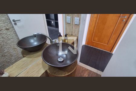Lavabo de apartamento para alugar com 2 quartos, 107m² em Vila Lusitania, São Bernardo do Campo