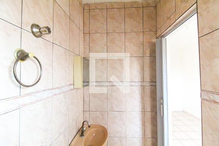 Banheiro  de casa para alugar com 1 quarto, 50m² em Conjunto Residencial José Bonifácio, São Paulo