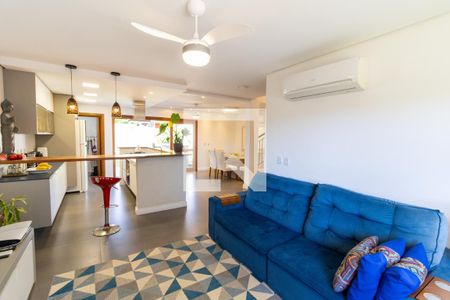 Sala de casa de condomínio à venda com 3 quartos, 153m² em Serraria, Porto Alegre