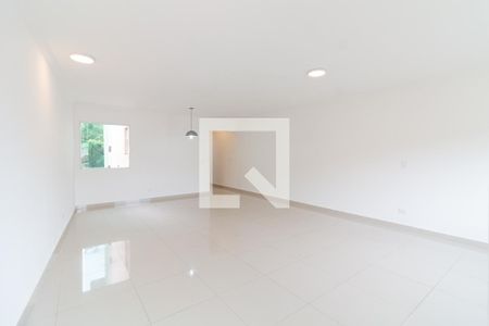 Sala de casa para alugar com 3 quartos, 200m² em Jardim das Vertentes, São Paulo