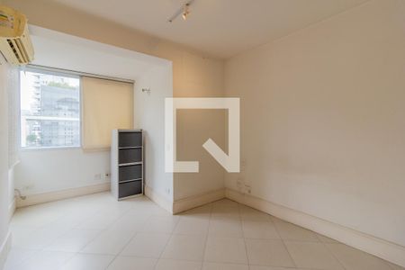 Suíte de apartamento à venda com 1 quarto, 126m² em Jardim Europa, São Paulo