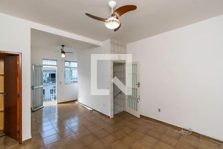Sala de casa para alugar com 3 quartos, 150m² em Olaria, Rio de Janeiro