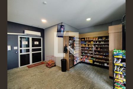 Mercado  de apartamento à venda com 3 quartos, 65m² em Vila Vermelha, São Paulo