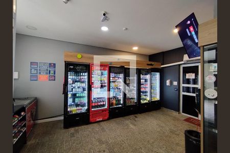 Mercado  de apartamento à venda com 3 quartos, 65m² em Vila Vermelha, São Paulo