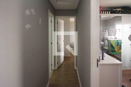 Corredor de apartamento para alugar com 2 quartos, 47m² em Cidade Satelite Santa Barbara, São Paulo