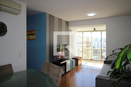 Sala de apartamento à venda com 2 quartos, 72m² em Passo da Areia, Porto Alegre