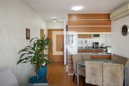 Sala de apartamento à venda com 2 quartos, 72m² em Passo da Areia, Porto Alegre