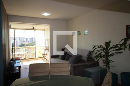 Sala de apartamento à venda com 2 quartos, 72m² em Passo da Areia, Porto Alegre