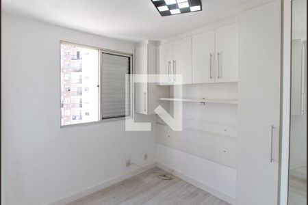 Quarto 1 de apartamento para alugar com 2 quartos, 52m² em Parque Novo Mundo, São Paulo