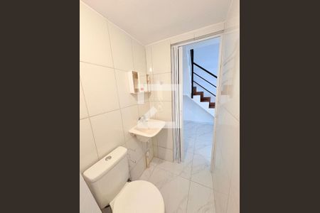 Banheiro Social de kitnet/studio para alugar com 1 quarto, 36m² em Jardim Itália, Várzea Paulista