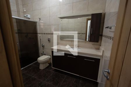 Banheiro da Suíte 1 de casa à venda com 4 quartos, 250m² em Independência, Porto Alegre