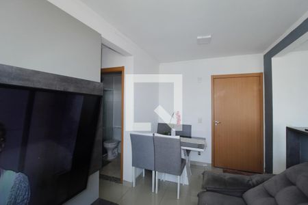Sala de apartamento à venda com 2 quartos, 45m² em Humaitá, Porto Alegre