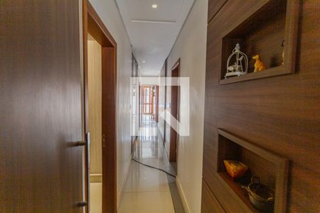 Corredor de casa à venda com 3 quartos, 315m² em Floresta, Belo Horizonte