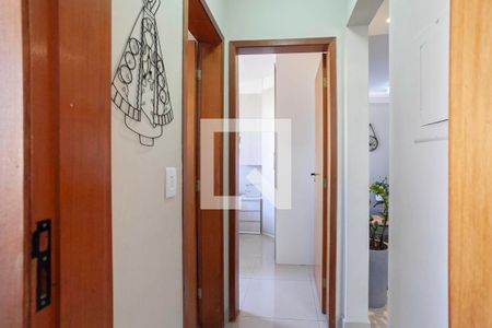 Corredor de apartamento à venda com 2 quartos, 60m² em Parque Turistas, Belo Horizonte