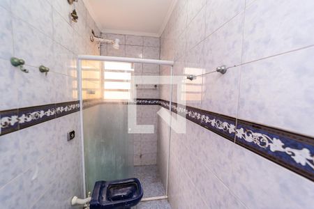 Banheiro de casa para alugar com 2 quartos, 90m² em Jardim Santo Antonio, São Paulo