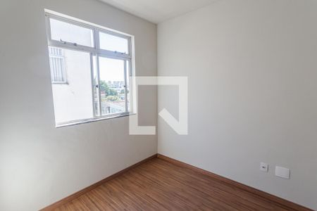 Quarto 2 de apartamento para alugar com 2 quartos, 74m² em Boa Vista, Belo Horizonte