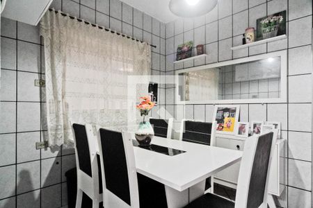 Casa para alugar com 5 quartos, 285m² em Vila Carbone, São Paulo