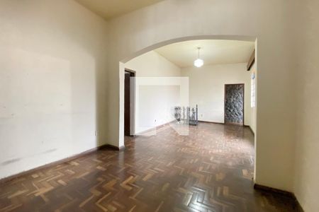 Sala de Estar de casa à venda com 5 quartos, 900m² em Santa Efigênia, Belo Horizonte