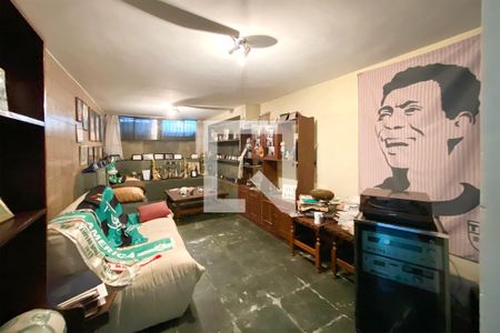 Adega de casa à venda com 5 quartos, 900m² em Santa Efigênia, Belo Horizonte