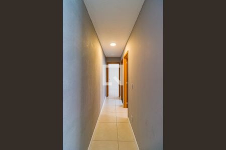 Corredor de apartamento para alugar com 2 quartos, 43m² em Vila Suzana, São Paulo