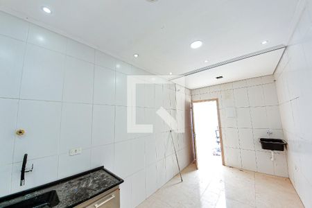 Sala/Cozinha de casa para alugar com 2 quartos, 60m² em Jardim Mimar, São Paulo
